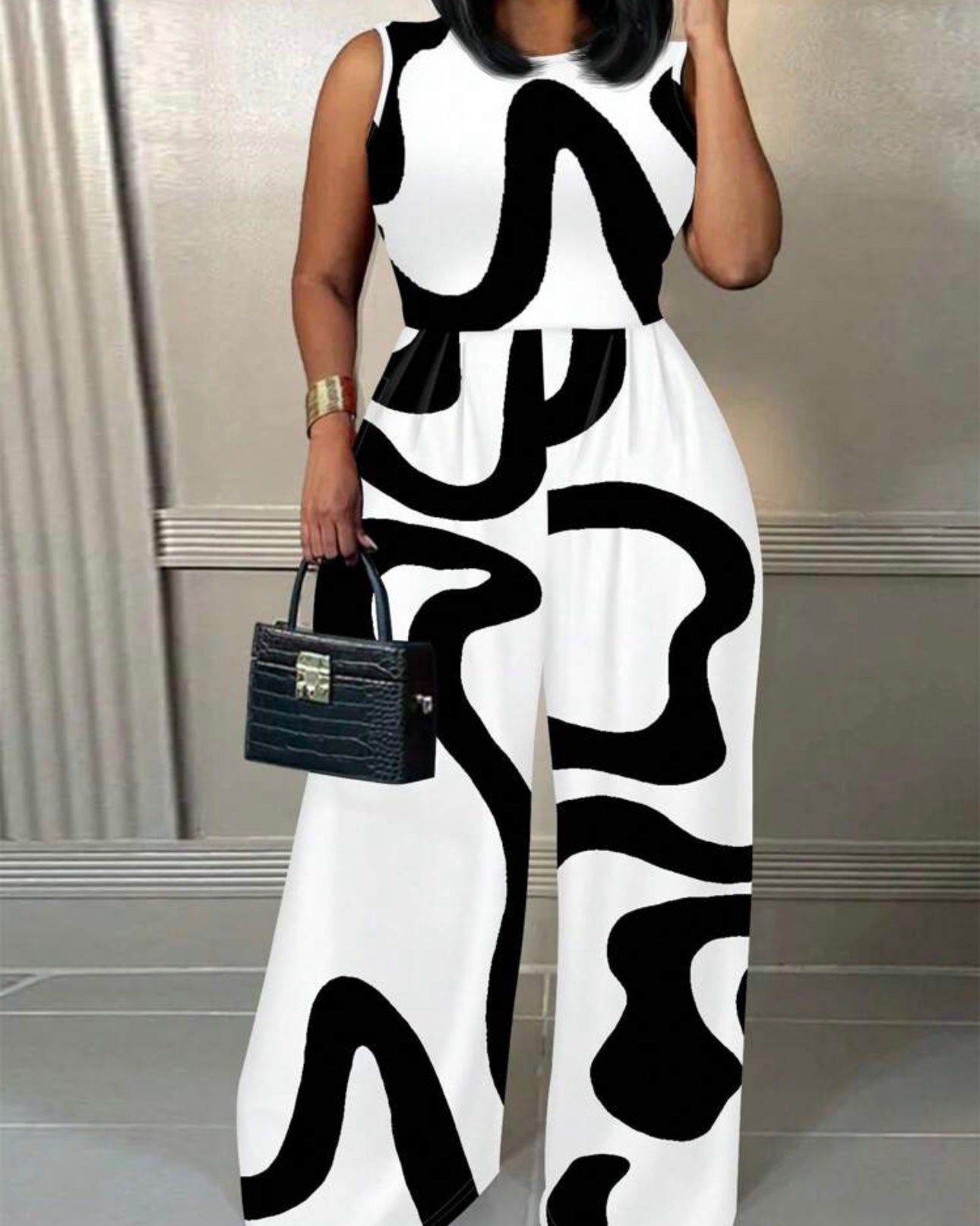 Black and White Loose Fit Sleeveless/wide leg Jumpsuit size 18/3xl