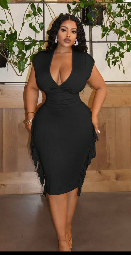 Deep V-Neck Fringed Short Sleeve Mid-Length Black Dress size 16/ XL