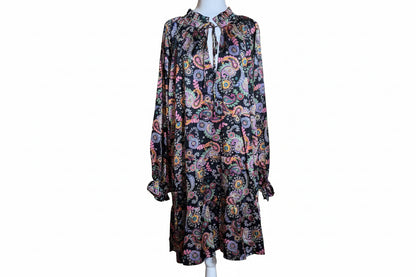 Fate curve paisley dress