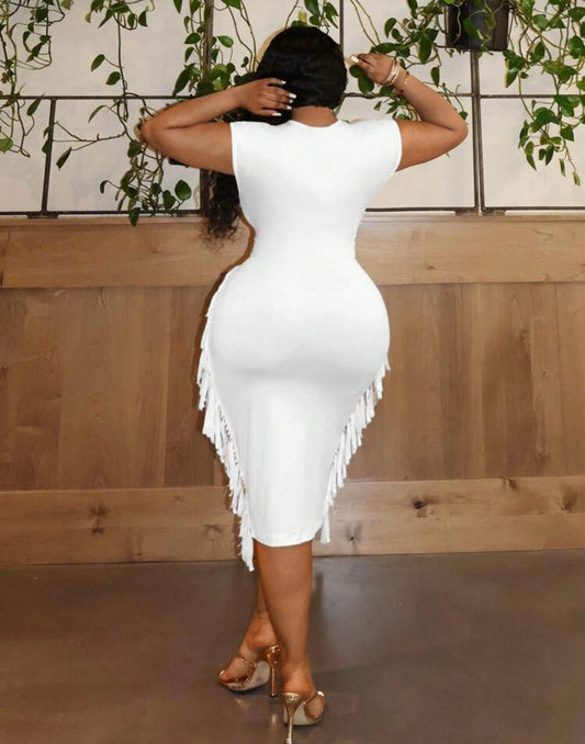 Deep V-Neck Fringed Short Sleeve Mid-Length White Dress size 14 / 1xl