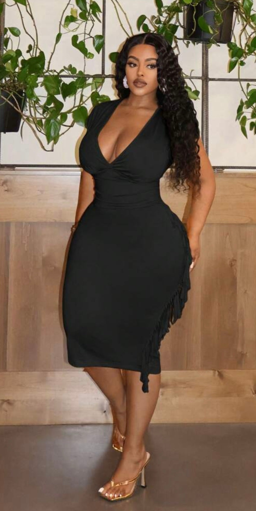Deep V-Neck Fringed Short Sleeve Mid-Length Black Dress size 16/ XL